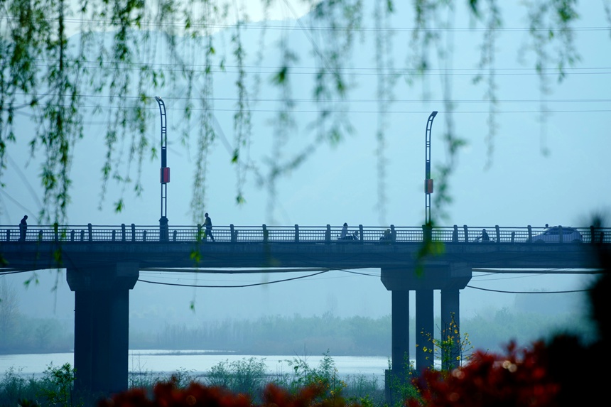 山水汝陽，生態(tài)宜居。康向東攝