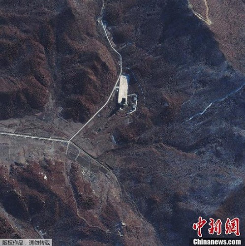 當(dāng)?shù)貢r(shí)間12月1日，朝鮮宇宙空間技術(shù)委員會(huì)發(fā)言人說(shuō)，朝鮮將于本月10日至22日間發(fā)射衛(wèi)星。圖為國(guó)外媒體近日公布的俯瞰朝鮮衛(wèi)星發(fā)射場(chǎng)照片。