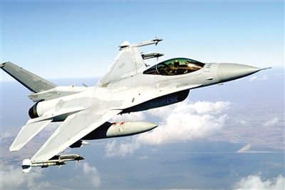 韓軍KF-16戰(zhàn)斗機(jī) 可執(zhí)行空中監(jiān)控和打擊，若與F-15K戰(zhàn)斗機(jī)進(jìn)行巡邏飛行，每天至少花18萬(wàn)美元。