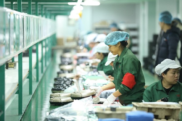 拼多多推出“新品牌計(jì)劃”，扶持1000家“拼工廠”品牌升級(jí)